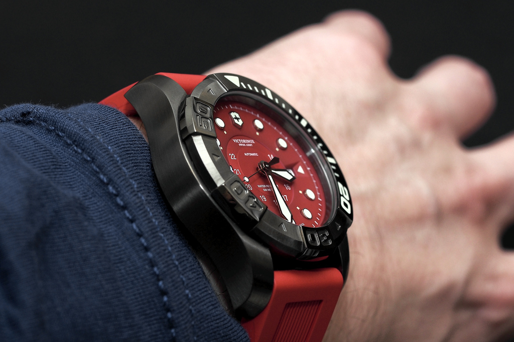 Review Victorinox Swiss Army Dive Master 500M collection Professional Watches