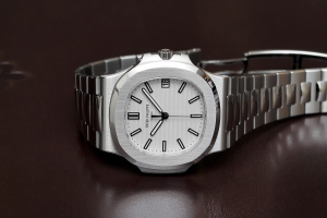 Patek Philippe Nautilus "Jumbo" White Dial 5711