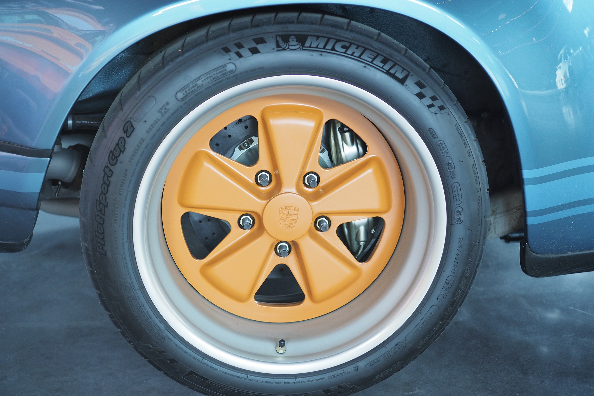 Singer Porsche 911 wheel