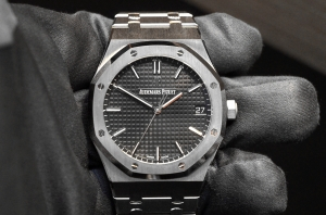 Audemars Piguet Royal Oak 15500 Hands-On