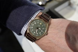 IWC 2019 Automatic Pilot Spitfire Bronze wristshot