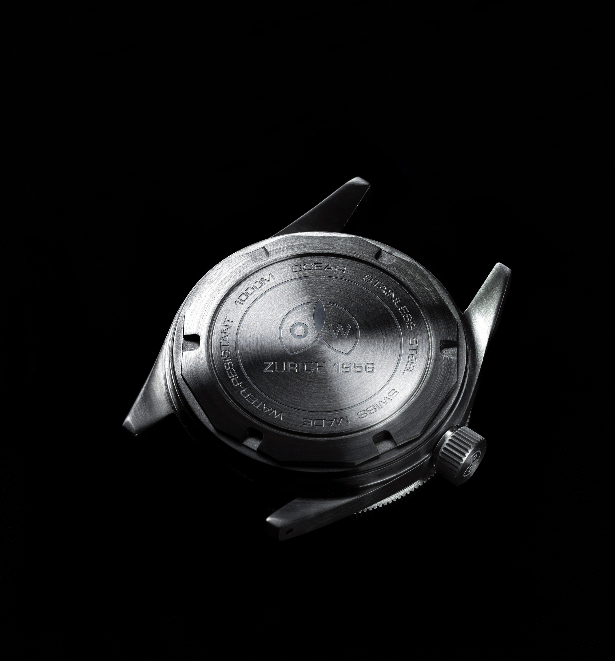 Ollech & Wajs OW C-1000 caseback