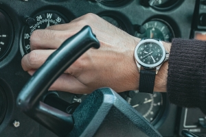 Yema Flygraf Pilot M1 wristshot in cockpit