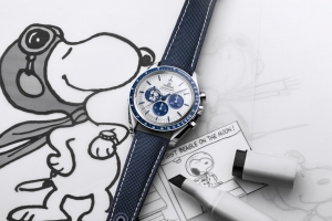 Omega Speedmaster “Silver Snoopy Award” 50th Anniversary 2020