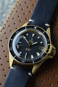 Yema Superman Bronze Black 39 mm leather strap