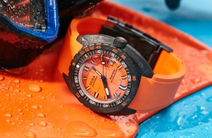 Doxa Sub 300 Carbon Professional Orange