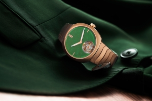 Moser Streamliner Tourbillon Wyoming Jade laying on side