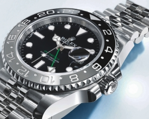 Ceramic bezel of the Oyster Perpetual GMT-Master II