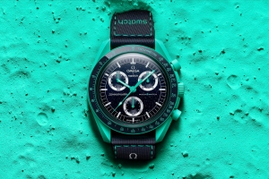MoonSwatch Mission on Earth Polar Lights