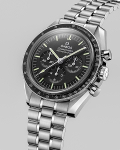 Omega Speedmaster Moonwatch Professional 2021 front
