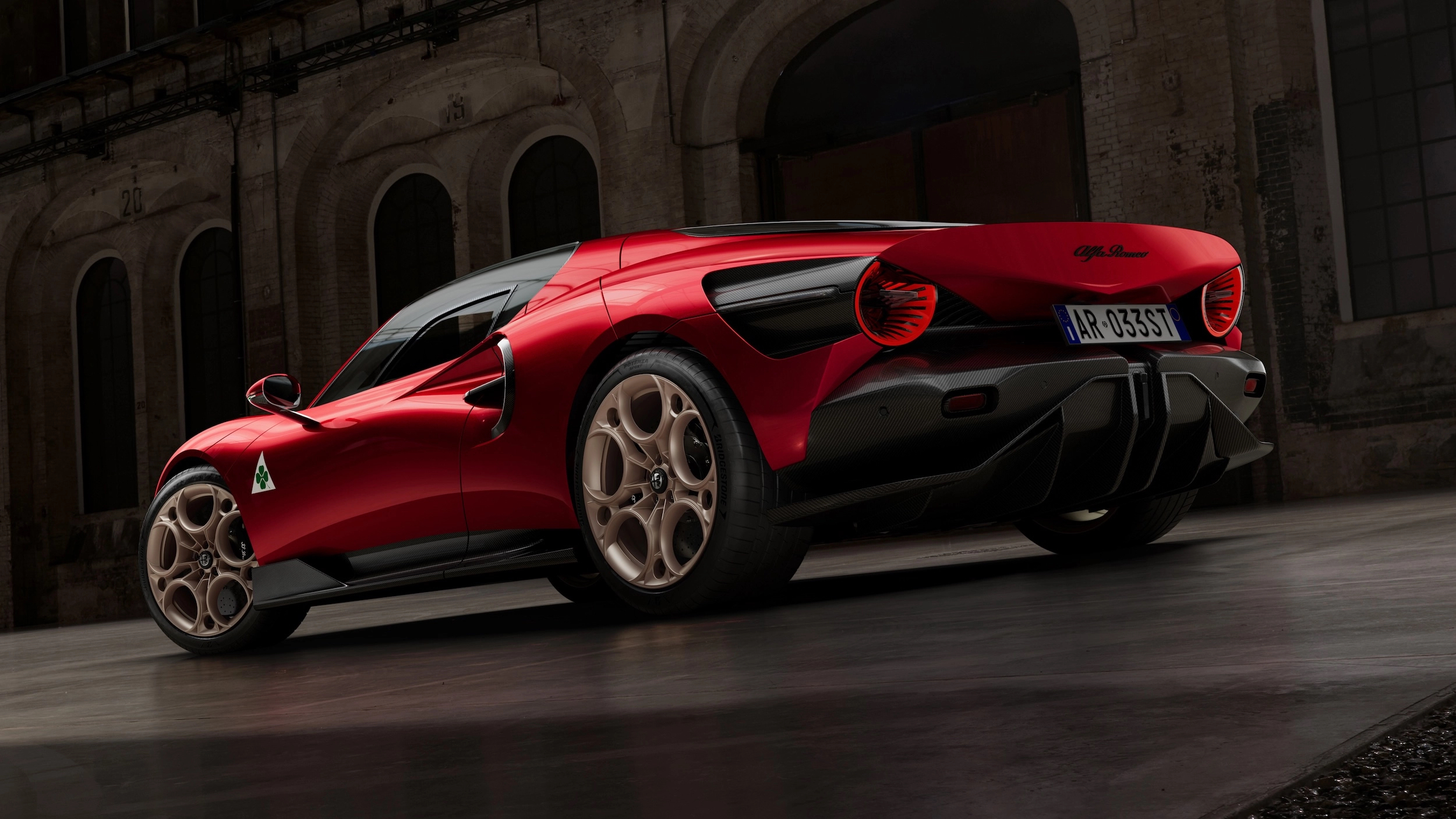 2025 Alfa Romeo 33 Stradale rear three quarter